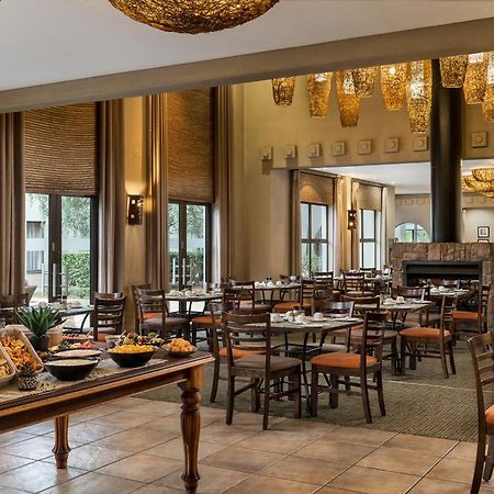 Protea Hotel By Marriott Bloemfontein Willow Lake Exterior photo